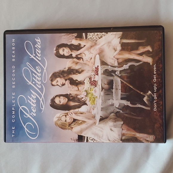 Pretty Little Liars The Second Complete Season & The First Complete Season - Picture 2 of 5